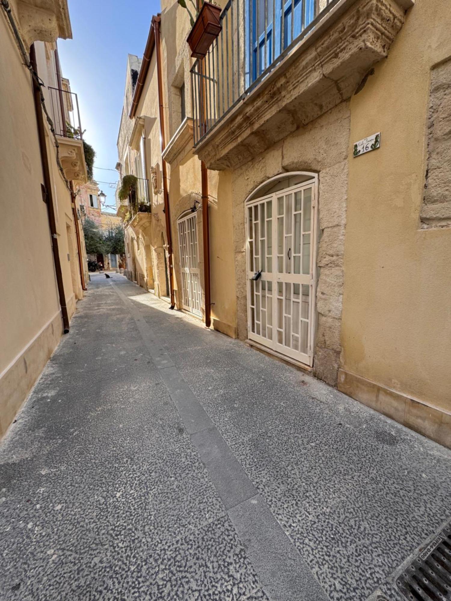 Ortigia Apartment Aretusa Сиракуза Екстериор снимка